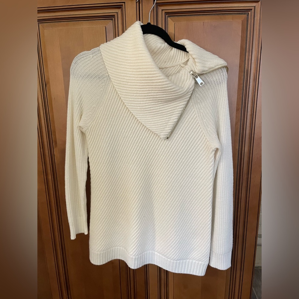 NWOT- Ideal heavy sweater. Never been worn